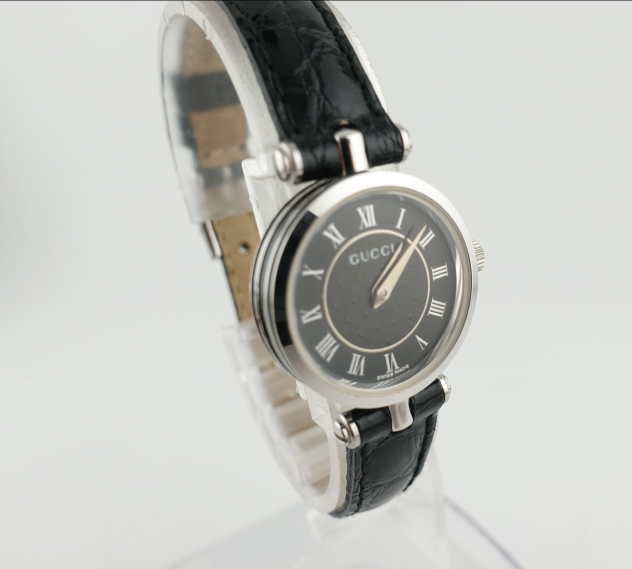 Gucci 2040L Women's Quartz Watch