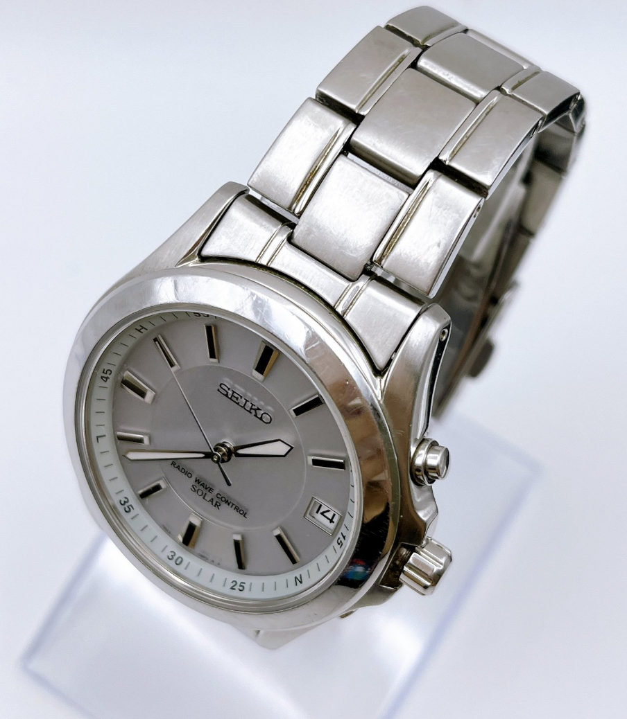 Seiko 7B22-0AY0 Men's Solar Watch — Stainless Steel, White Dial